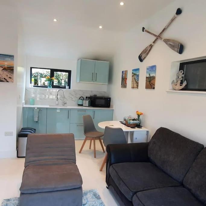 Sycamore Lodge Kent With Ev Zappi Type 2, Swimming Pool For A Fee Sellindge Екстериор снимка