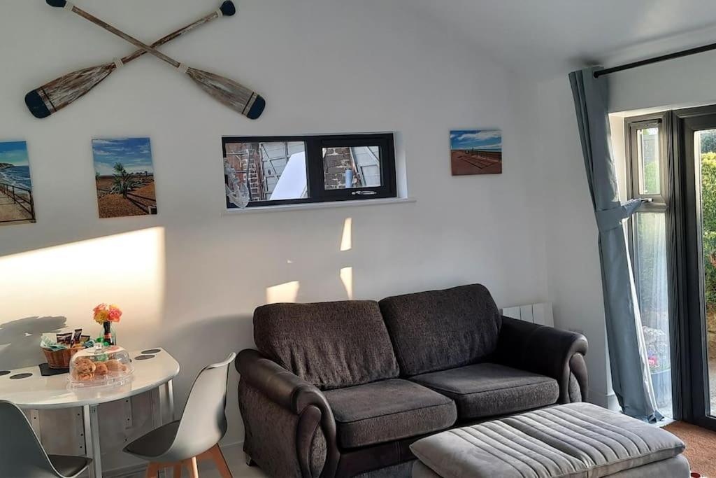 Sycamore Lodge Kent With Ev Zappi Type 2, Swimming Pool For A Fee Sellindge Екстериор снимка
